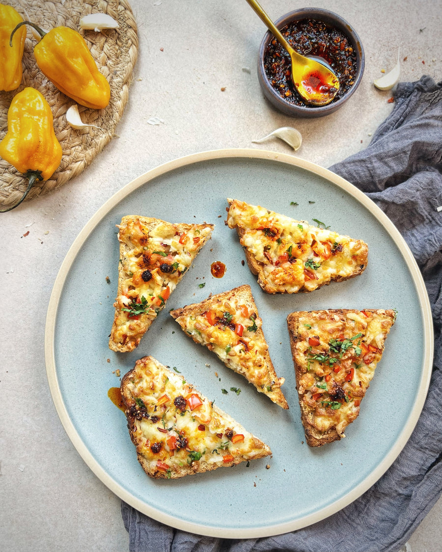 DIY Garlic Chilli Cheese Toast